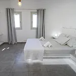 米卡别墅酒店 纳乌萨