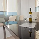 米卡别墅酒店 *