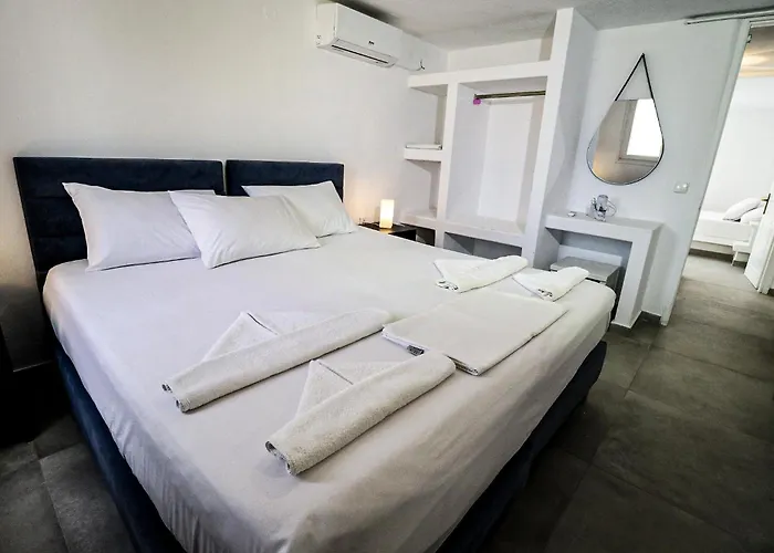 Lägenhet Mika Naousa