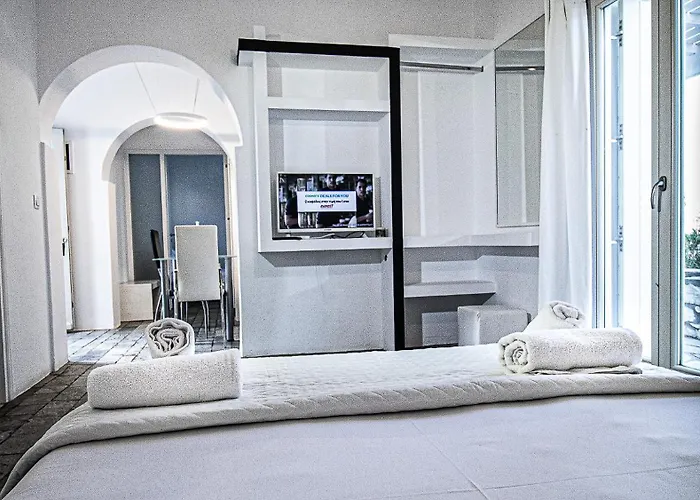 米卡别墅酒店 *